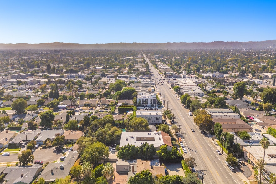 More Photos Of 6924 Woodman Ave, Van Nuys Apartments For Sale