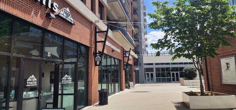 More Photos Of 320 Falls St, Greenville Office For Lease