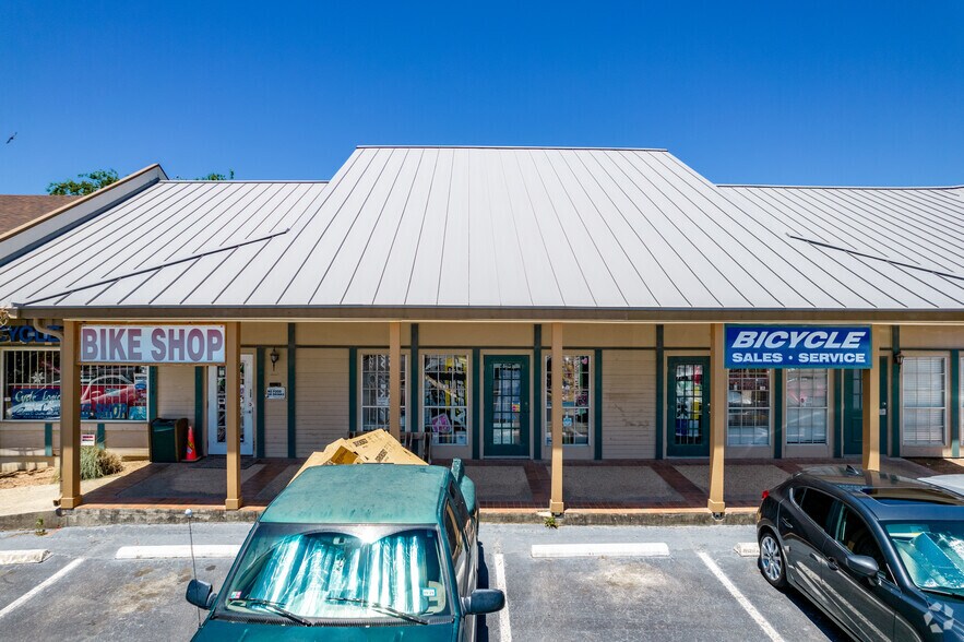 More Photos Of 12303-12335 Wetmore Rd, San Antonio Storefront For Sale