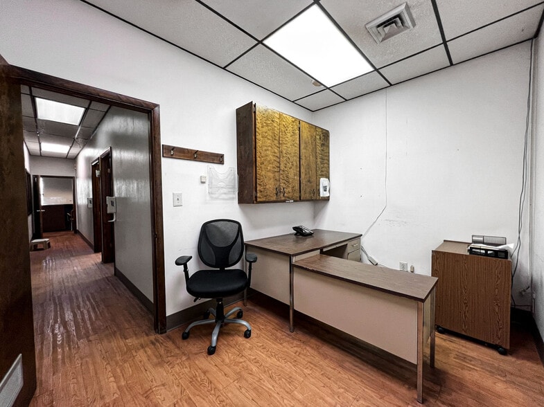 More Photos Of 119 W Lowman St, Mullins Medical For Sale