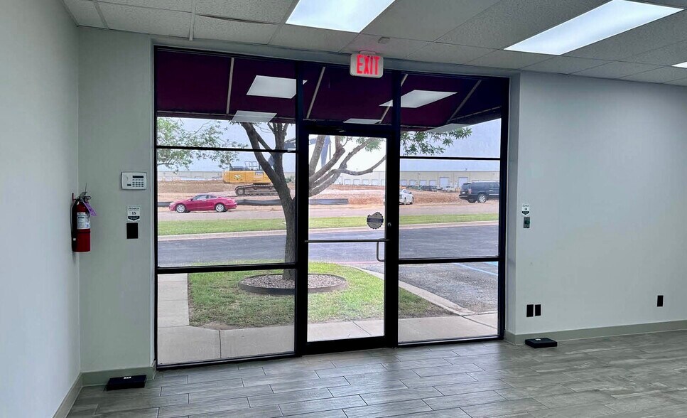 More Photos Of 1629 World Trade Center Loop, Laredo Distribution For Lease