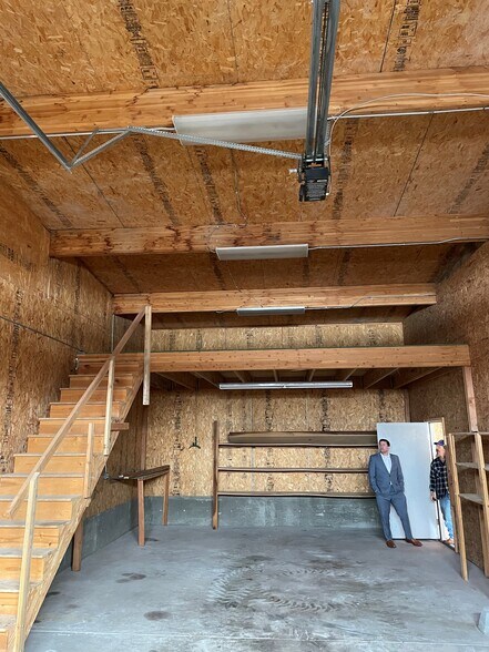 More Photos Of 1801 E Airport Rd, Blackfoot Freestanding For Lease