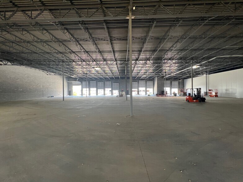 More Photos Of 900 Westlake Pky, Atlanta Warehouse For Lease