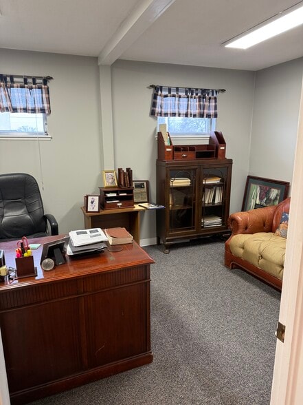 More Photos Of 307 W Antrim Dr, Greenville Medical For Lease