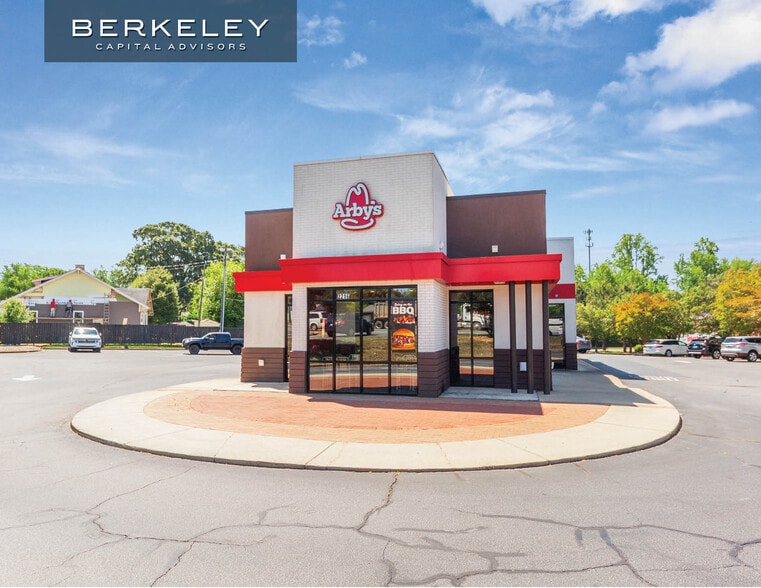 Primary Photo Of 2216 E Main St, Lincolnton Fast Food For Sale