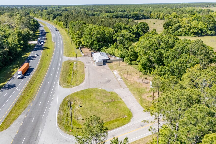 More Photos Of 19510 NE US Hwy 301, Waldo Storefront Retail Office For Sale