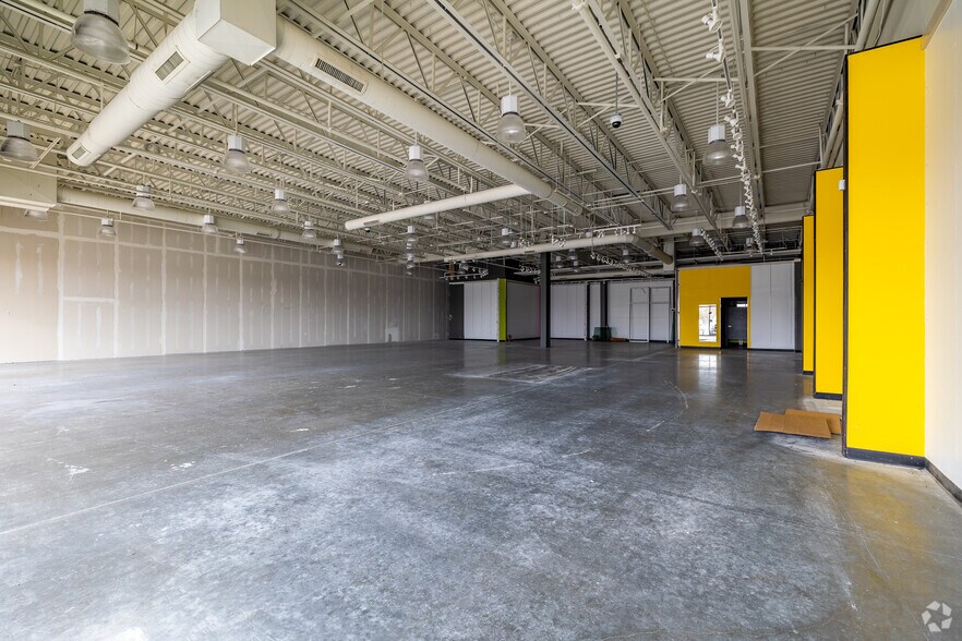 More Photos Of 903 E US Highway 60, Monett Storefront For Lease