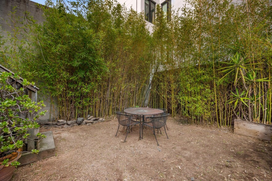 More Photos Of 356 24th St, Oakland Freestanding For Sale