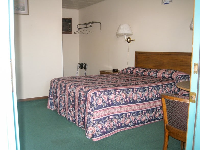 More Photos Of 509 W Main St, Wilburton Hotel For Sale