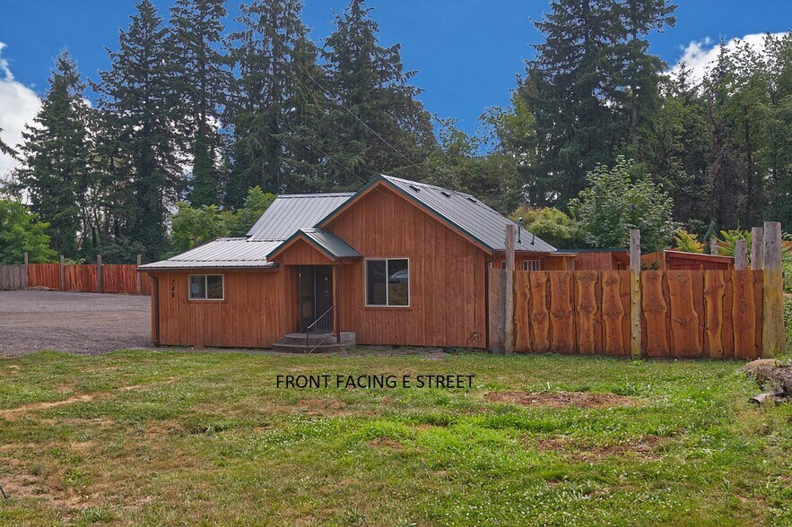 More Photos Of 740 E St, Washougal Specialty For Lease