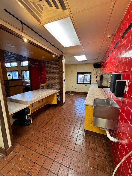 More Photos Of 2502 Battleground Ave, Greensboro Fast Food For Lease