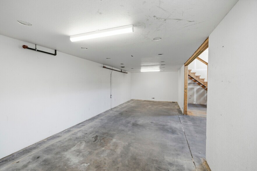 More Photos Of 449-477 Denver Ave, Loveland Light Distribution For Lease