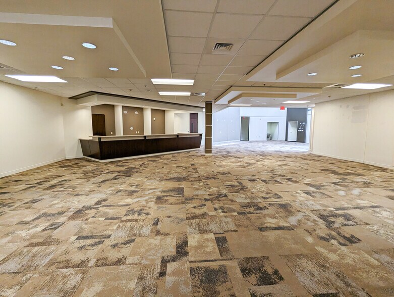 More Photos Of 1111 Augusta Dr, Houston Medical For Lease