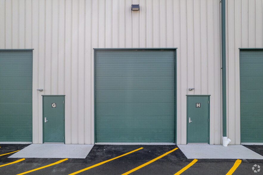 More Photos Of 2209 Clement Ave, Pennsauken Warehouse For Lease