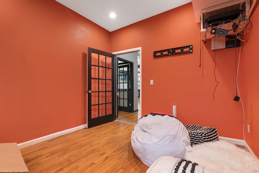 More Photos Of 667 3rd Ave, Brooklyn Loft Creative Space For Sale