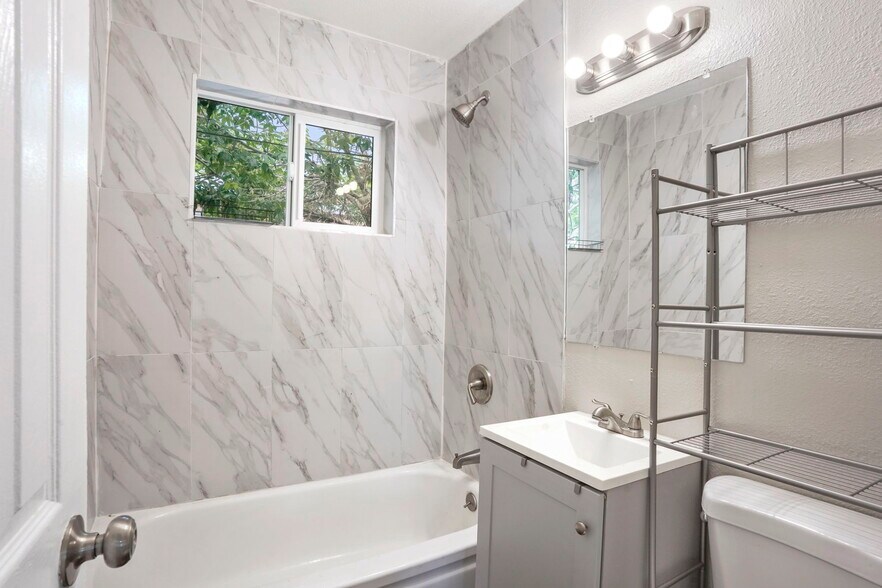 More Photos Of 982 S Sheridan Blvd, Denver Apartments For Sale