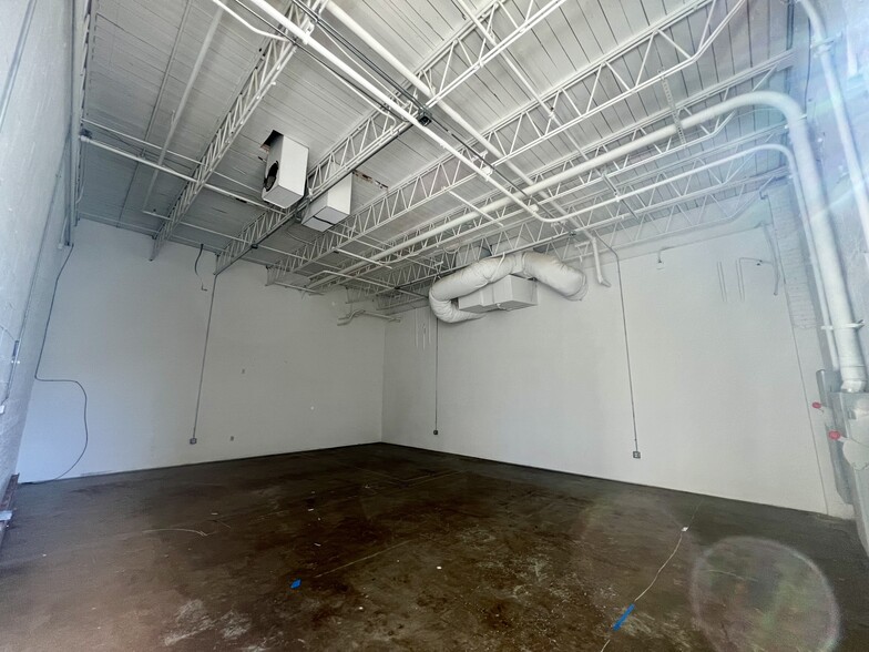 More Photos Of 222 S Kenosha Ave, Tulsa Storefront Retail Office For Lease