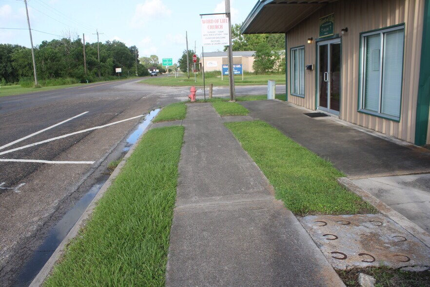 More Photos Of 344 Broadway, Winnie Religious Facility For Sale