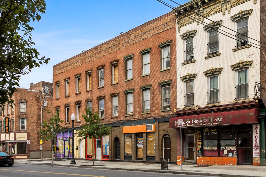 Primary Photo Of 189 Lark St, Albany Storefront Retail Residential For Lease