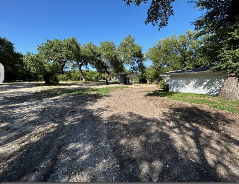 More Photos Of 8060 Highway 290 W, Austin Freestanding For Lease