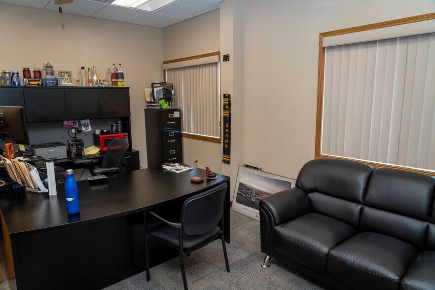 More Photos Of 1941 SW 6th St, Lincoln Warehouse For Sale