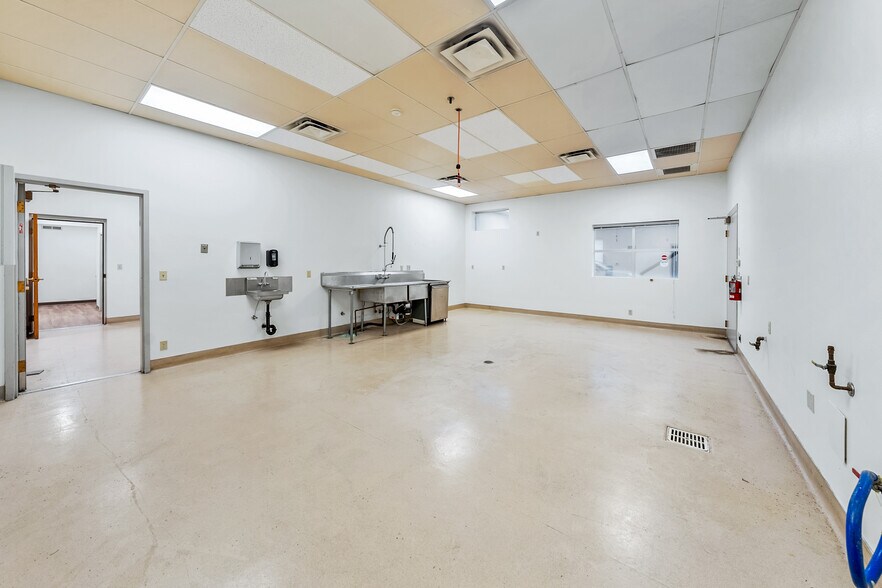 More Photos Of 619 S Fir St, Medford Refrigeration Cold Storage For Sale