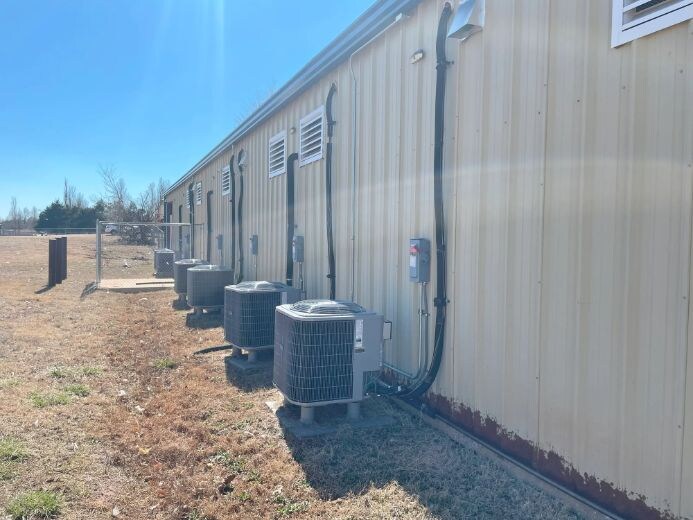 More Photos Of 5909 Aero Dr, Tuttle Warehouse For Lease