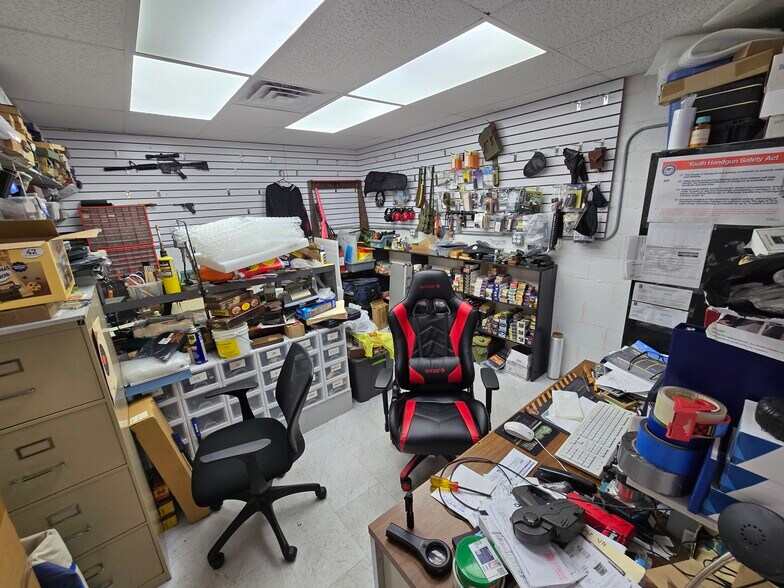 More Photos Of 1137 US Highway 19, Holiday Auto Repair For Sale