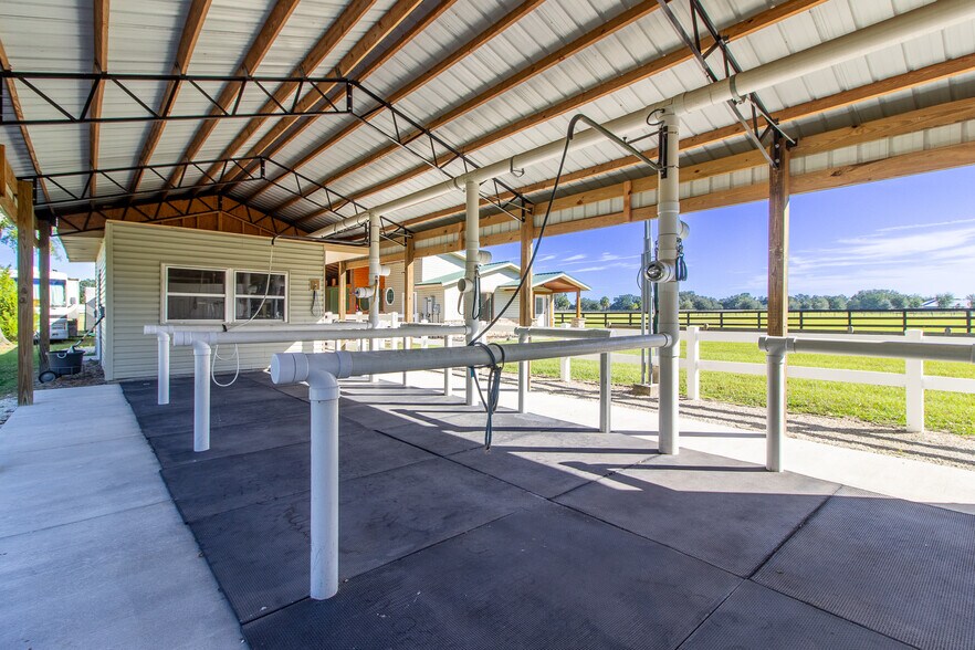 More Photos Of 20221 SW 5th Pl, Dunnellon Specialty For Sale