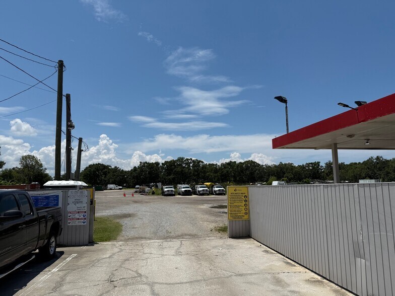 More Photos Of 7001 Gibsonton Dr, Gibsonton Manufacturing For Sale