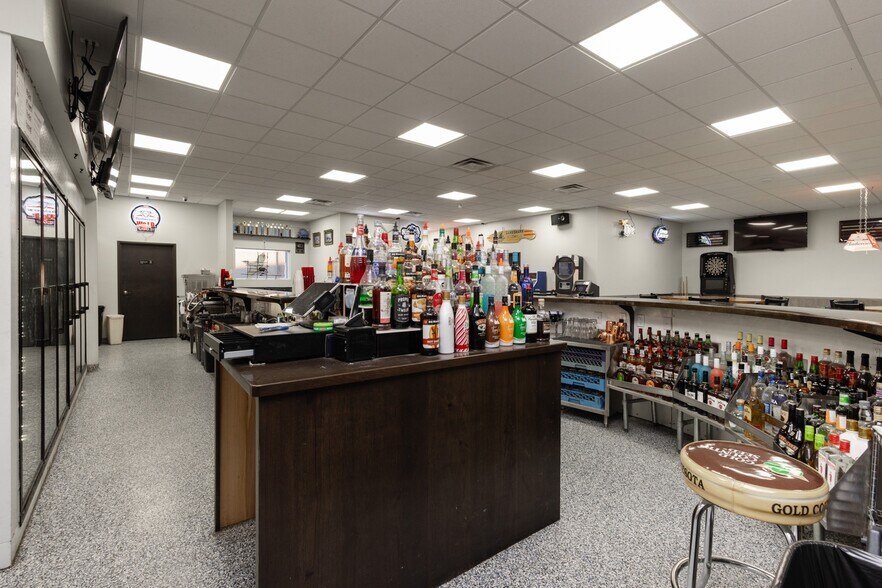 More Photos Of 317 Studdart Ave, Graceville General Retail For Sale