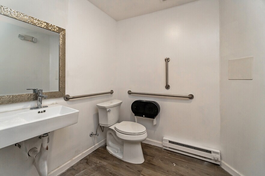 More Photos Of 474 W Main St, Kutztown Storefront Retail Residential For Sale
