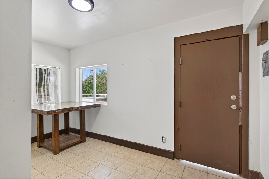 More Photos Of 2091 Locust Rd, Montrose Apartments For Sale