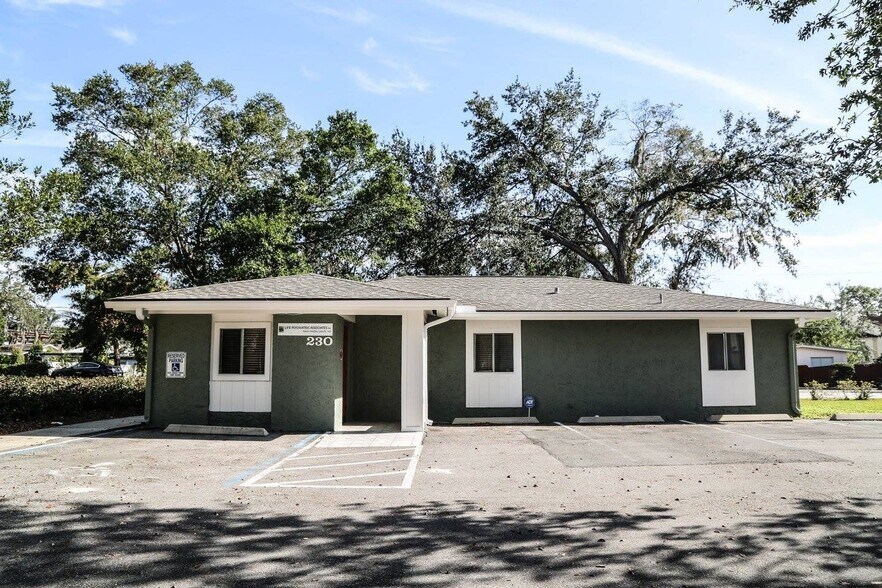 More Photos Of 230 Benmore Dr, Winter Park Medical For Sale