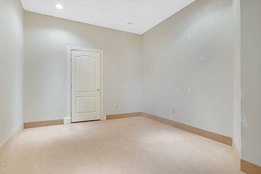 More Photos Of 1386 US Highway 22, Lebanon Unknown For Lease