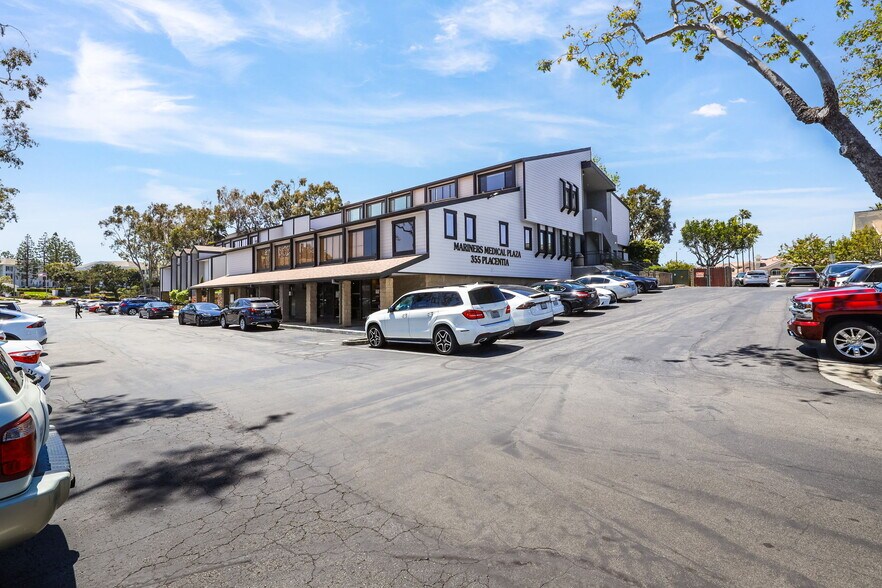 More Photos Of 355 Placentia Ave, Newport Beach Medical For Sale