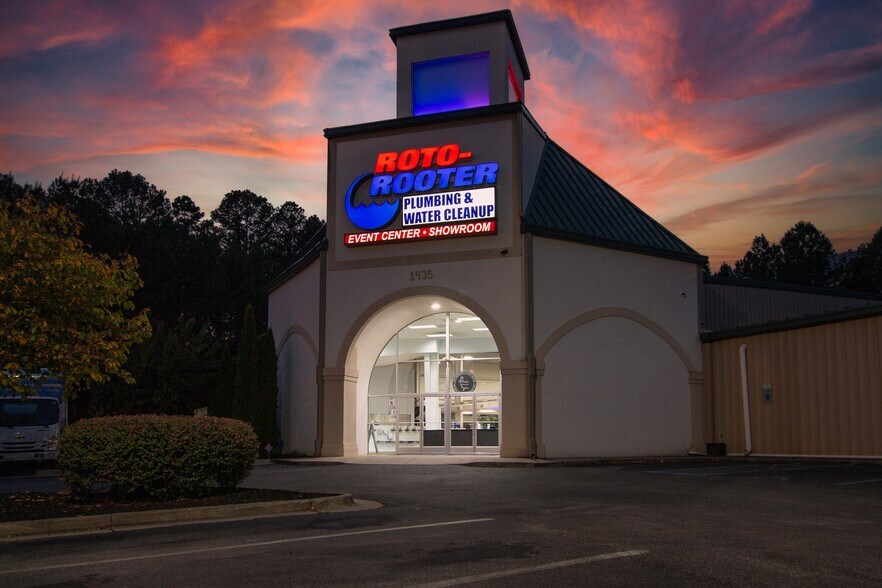 Primary Photo Of 1435 Paramount Dr, Huntsville Freestanding For Sale