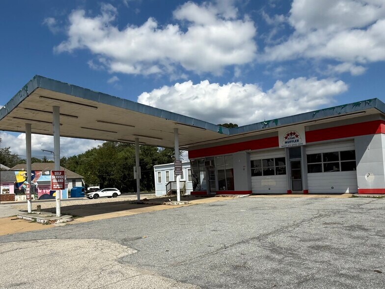 Primary Photo Of 1028-1032 West St, Annapolis Convenience Store For Sale