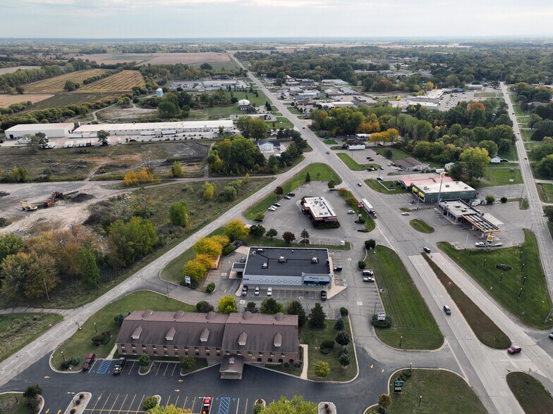 More Photos Of 8531 Lansing Rd, Durand Drugstore For Sale