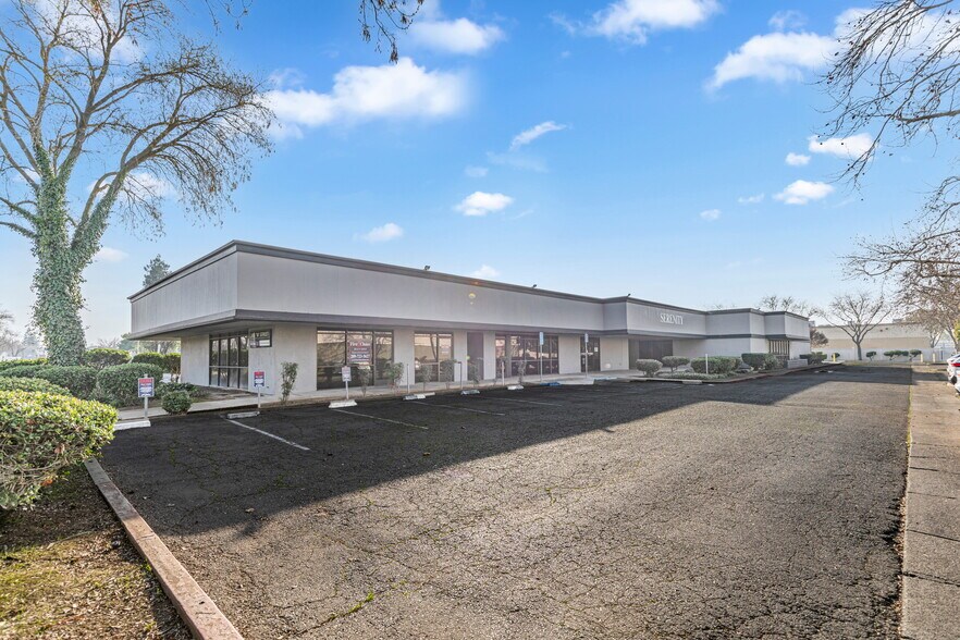 More Photos Of 3191 M St, Merced Office For Sale