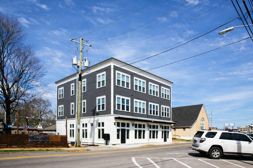 More Photos Of 310 Holcomb St, Springdale General Retail For Lease