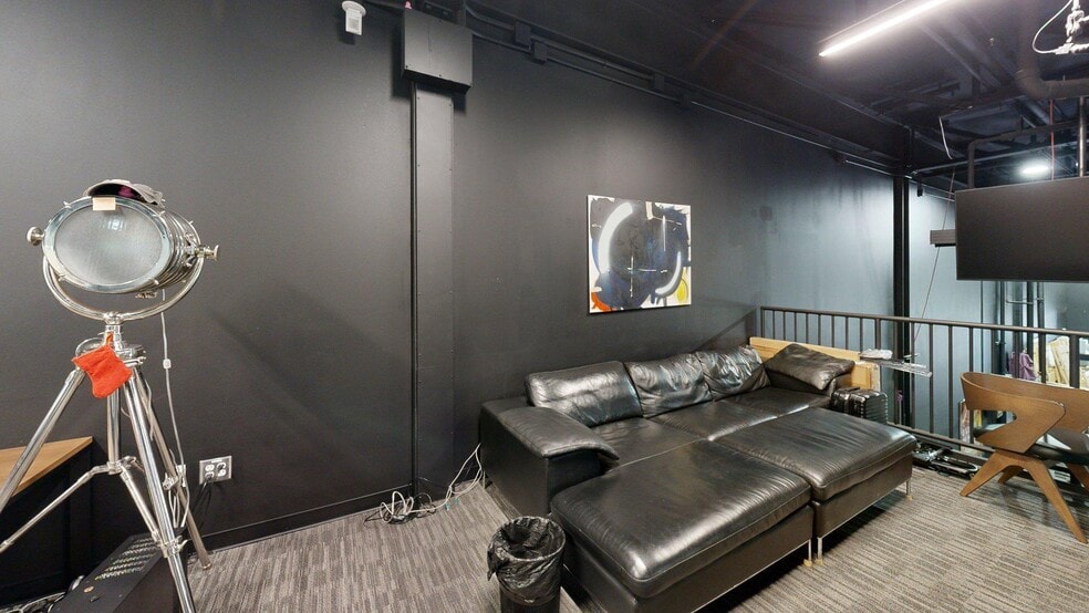 More Photos Of 550 Somerset Ter NE, Atlanta General Retail For Lease