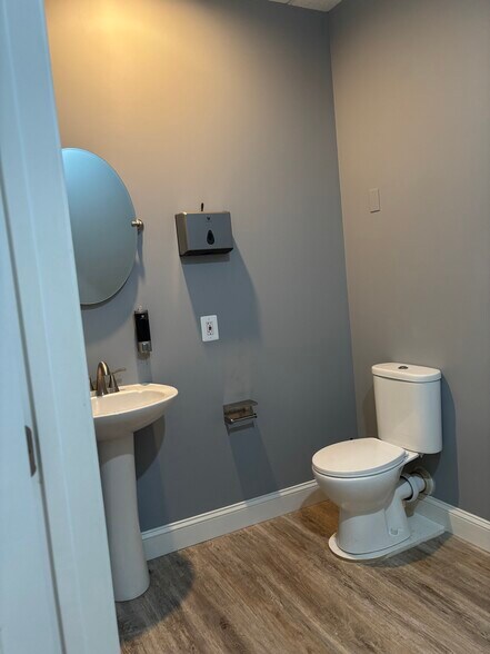 More Photos Of 9309 Belair Rd, Nottingham Office For Lease