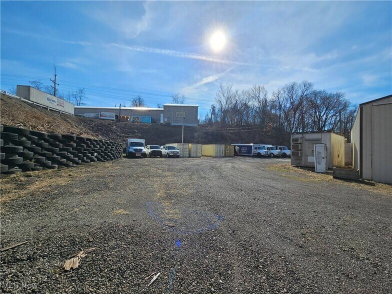 More Photos Of 1344 Cove Rd, Weirton Flex For Lease