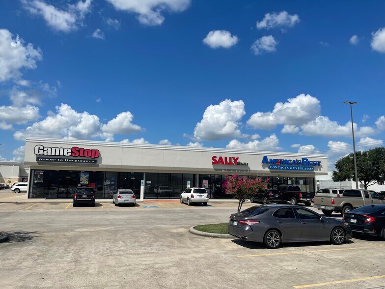 More Photos Of 10013 Almeda Genoa Rd, Houston Unknown For Lease