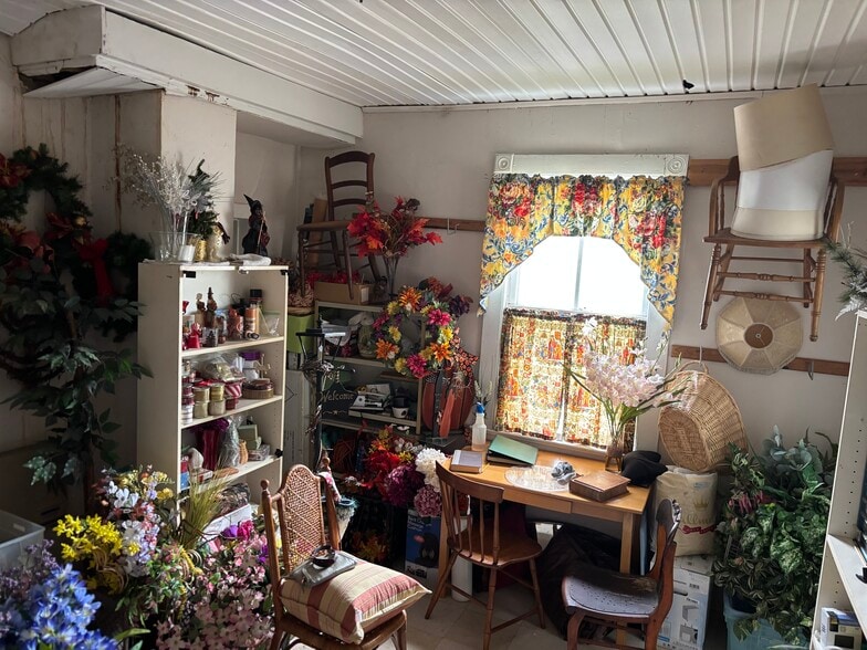 More Photos Of 9201 Prescott Ave, Manassas Storefront Retail Residential For Sale