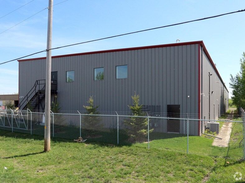 More Photos Of 20115 106 Ave NW, Edmonton Manufacturing For Lease