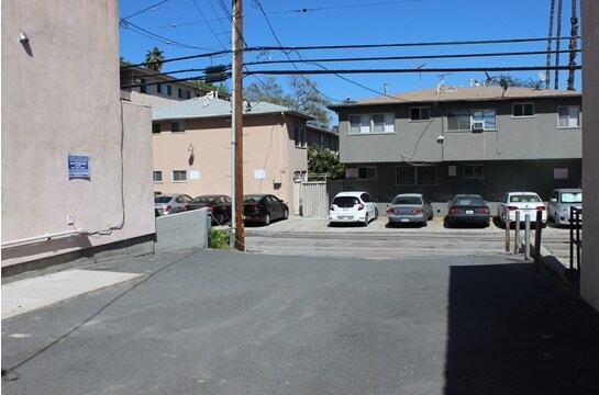 More Photos Of 840 S Robertson Blvd, Los Angeles Storefront Retail Office For Lease