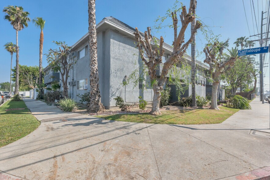 More Photos Of 13825 Vanowen St, Van Nuys Apartments For Sale