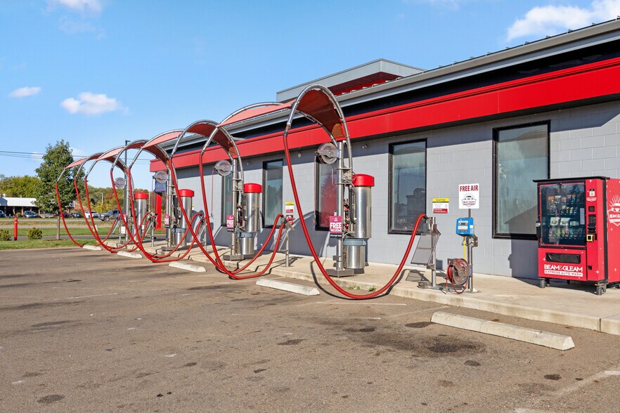 More Photos Of 655 S US Highway 131, Three Rivers General Retail For Sale